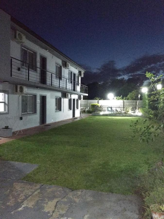ColónBungalows Yo Ju公寓式酒店 外观 照片