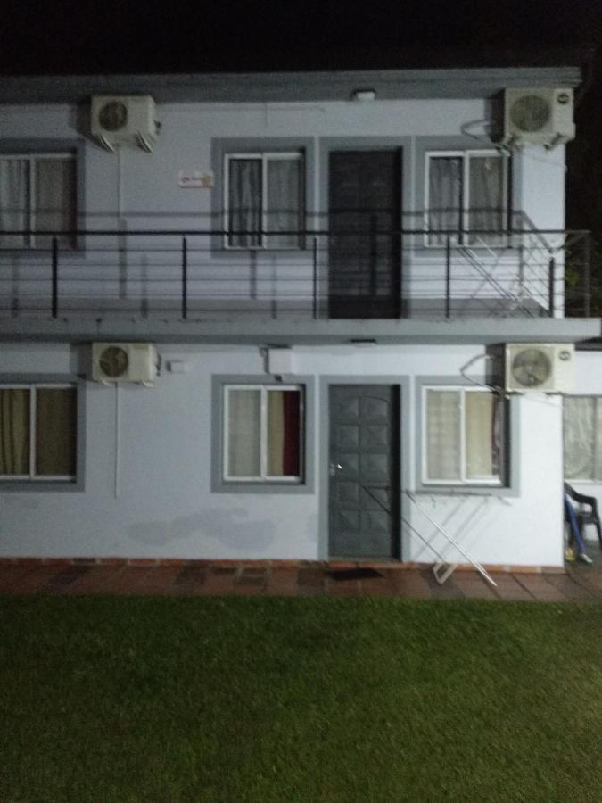 ColónBungalows Yo Ju公寓式酒店 外观 照片